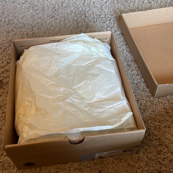 UGG Tania.   Size 7 Womens boots. - Picture 10 of 10